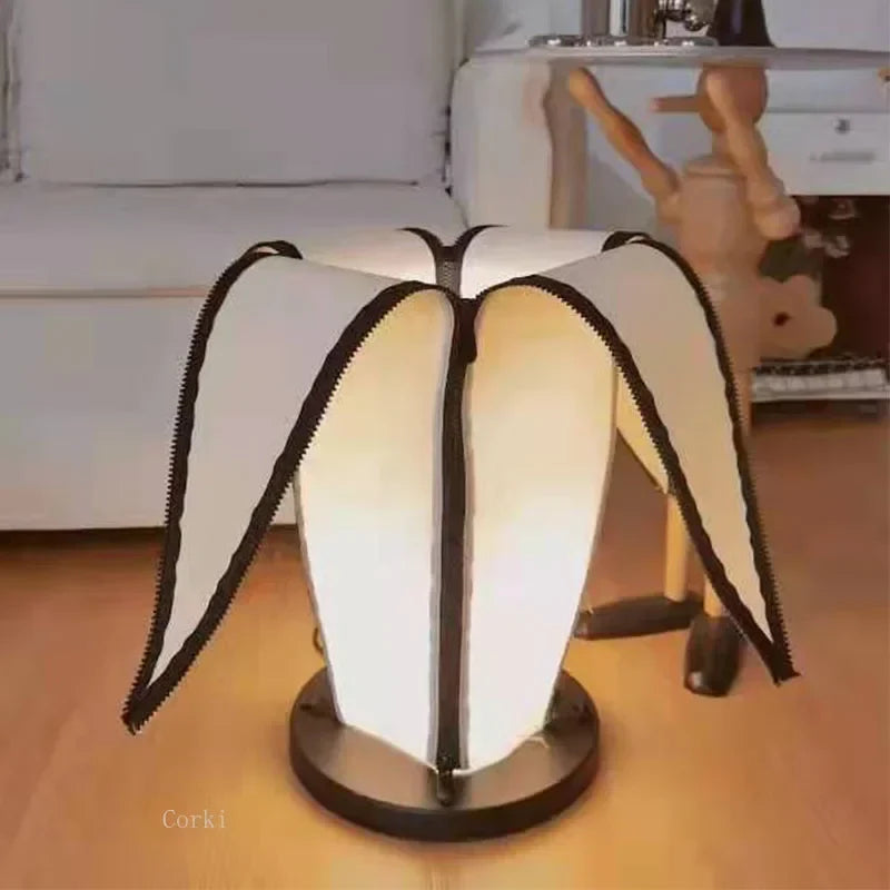 Bauhaus Style Tulip Desk Lamp - Elegant Ambiance