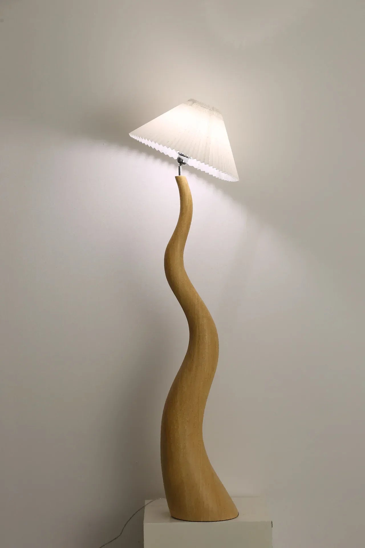 Curved Nordic Floor Lamp - Premium Mushroom Design