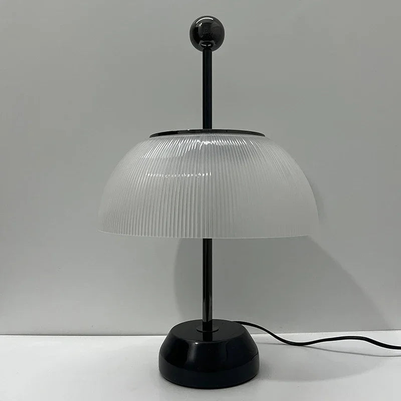 Elegant Italian Retro Desk Lamp for Modern Interiors