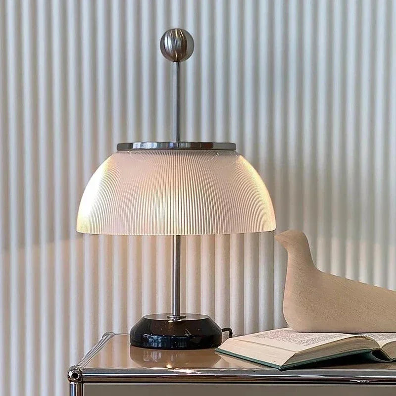 Elegant Italian Retro Desk Lamp for Modern Interiors