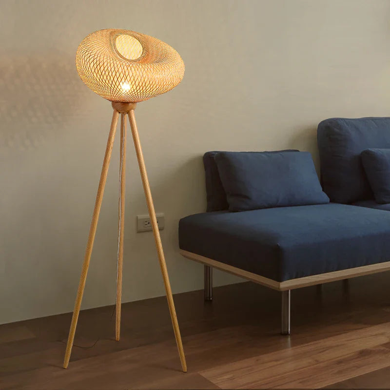 Retro Japanese Bamboo Floor Lamp for Elegant Interiors