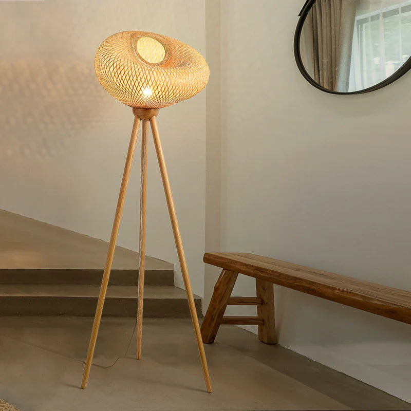 Retro Japanese Bamboo Floor Lamp for Elegant Interiors