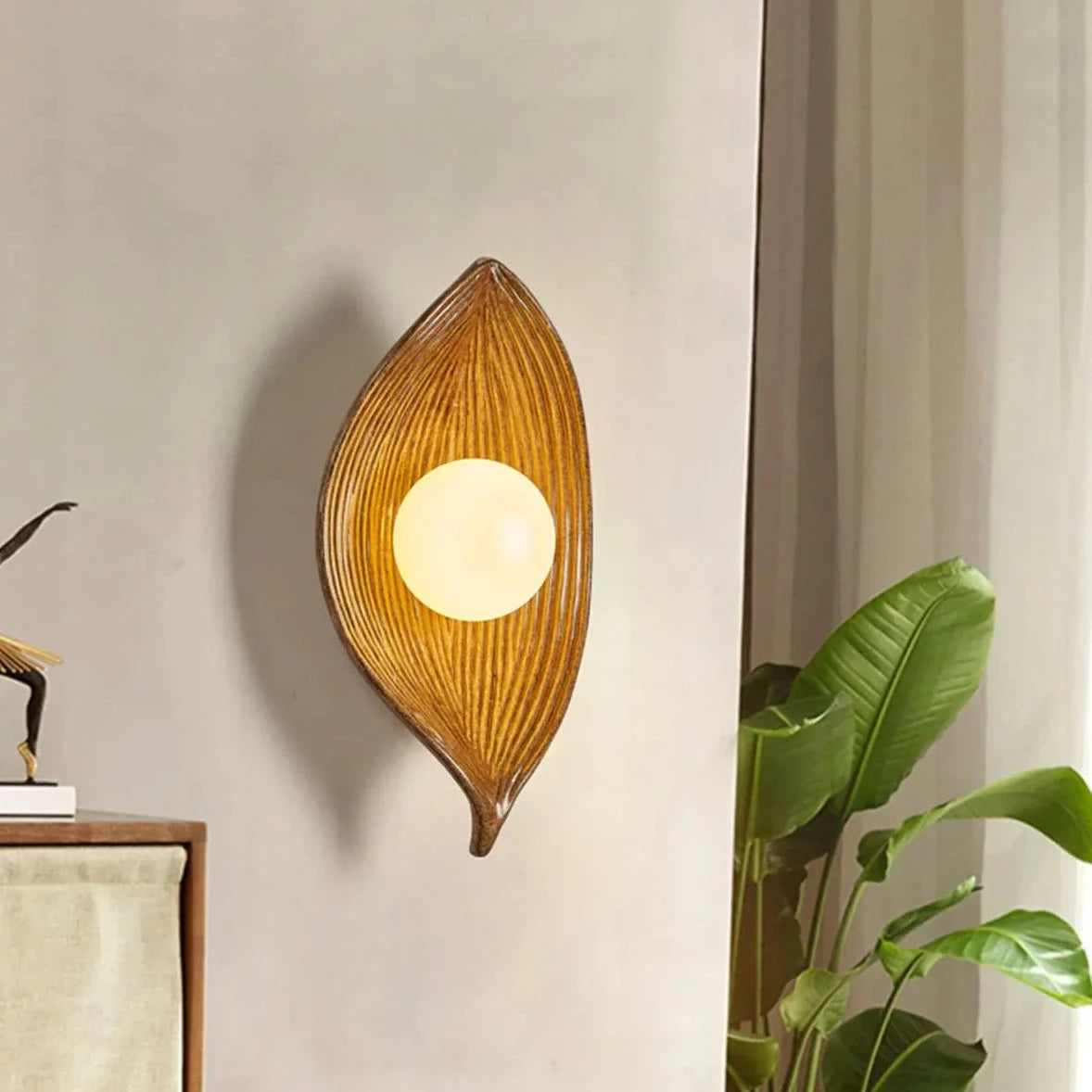 Vintage Leaf Design Resin Wall Sconce