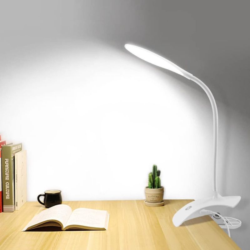 Lampe de bureau LED colorée à pince et USB