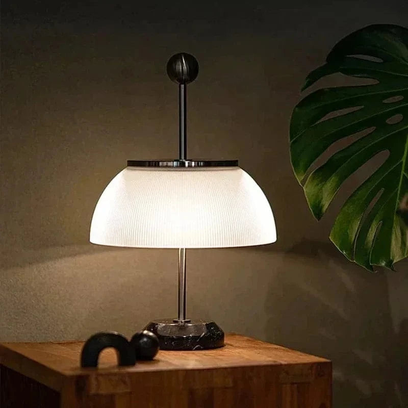 Elegant Italian Retro Desk Lamp for Modern Interiors Norenza