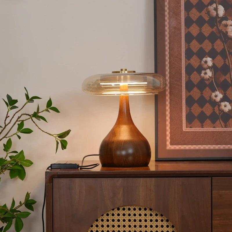 Creative French Retro Table Lamp for Interior Decor