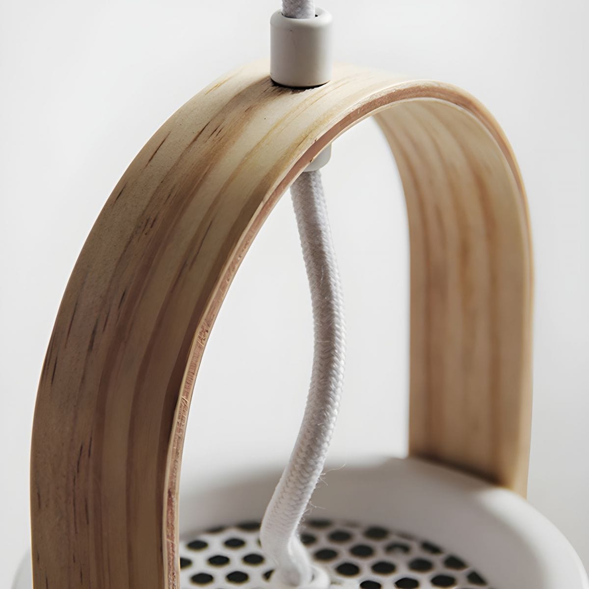 Industrial-Style Metal Pendant Light with Wooden Handle Norenza