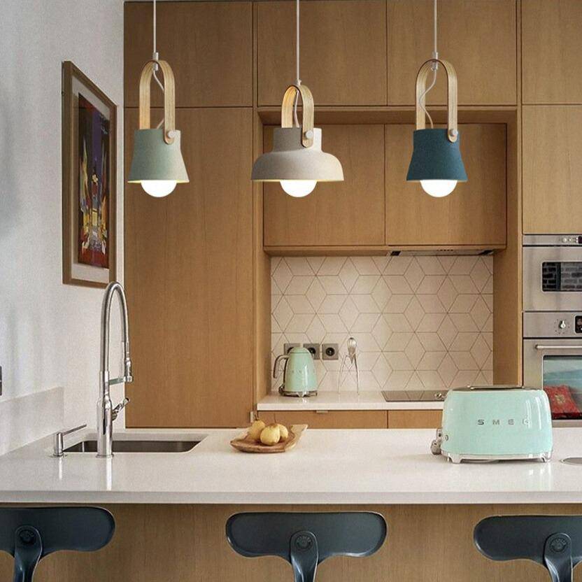 Industrial-Style Metal Pendant Light with Wooden Handle Norenza