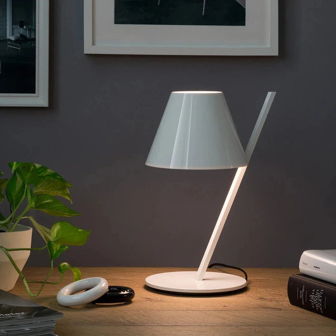 Italian Modern Desk Lamp for Contemporary Interiors Norenza
