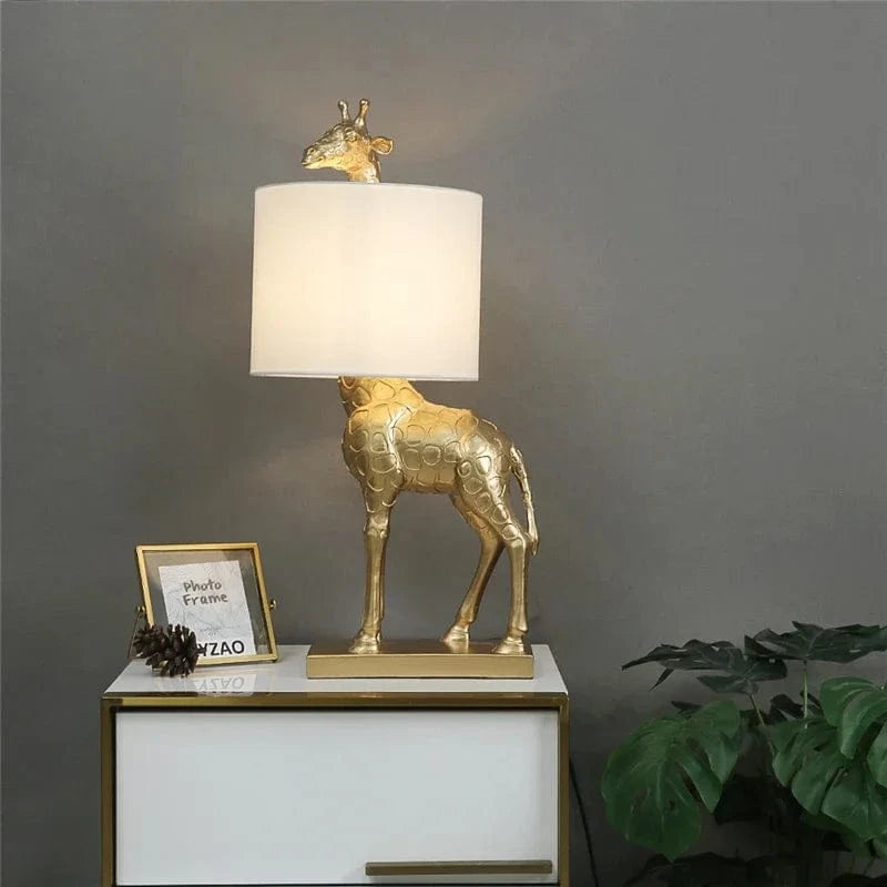 lampe de bureau design moderne girafe en résine éclairage créatif Gold Norenza
