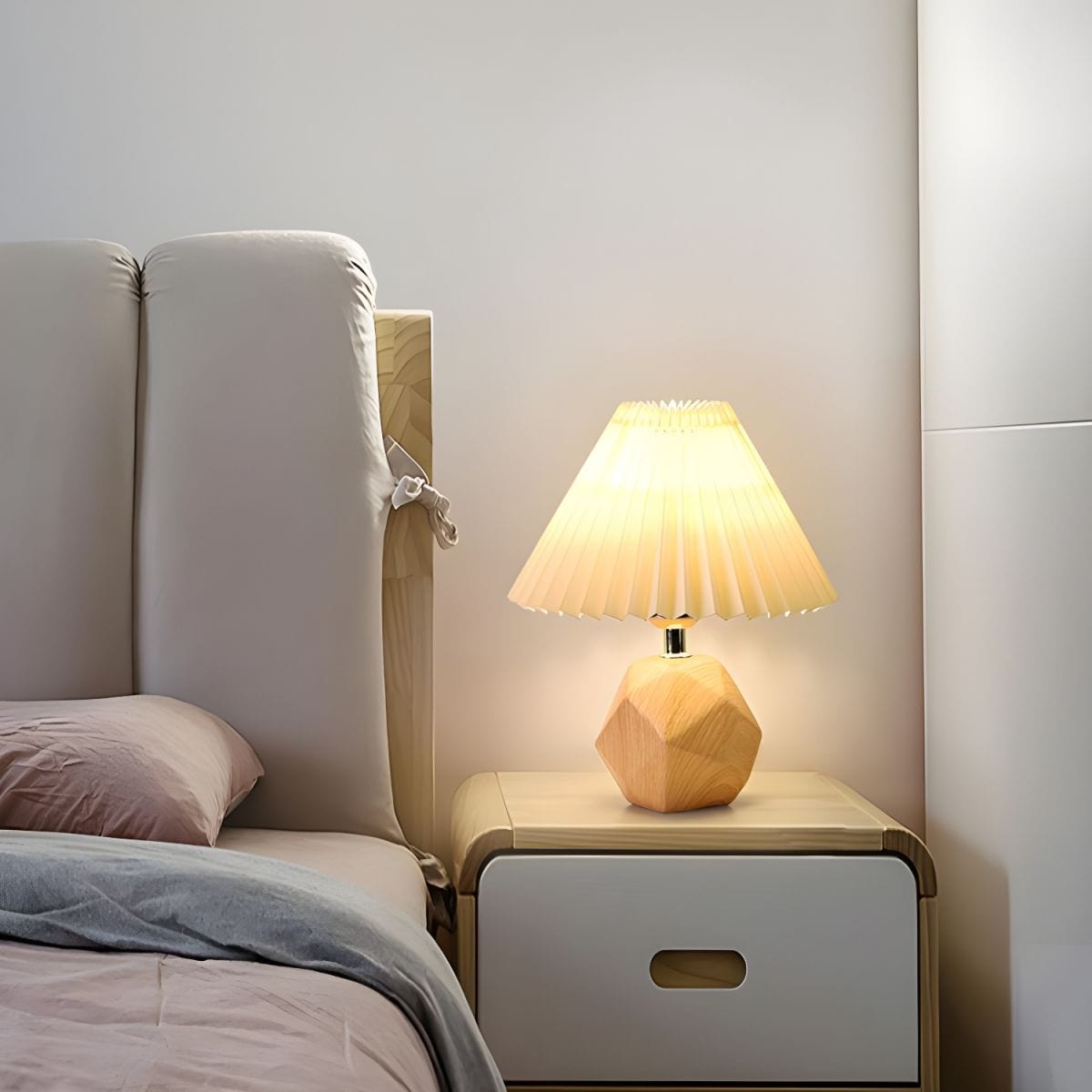 Modern Ceramic Nightstand Lamp for Office & Creative Nightlight Norenza