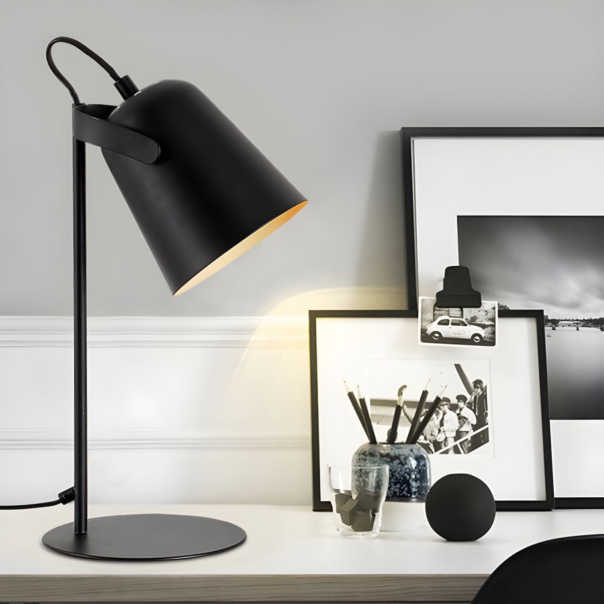 Modern Desk Lamp with Cylindrical Shade Black Norenza