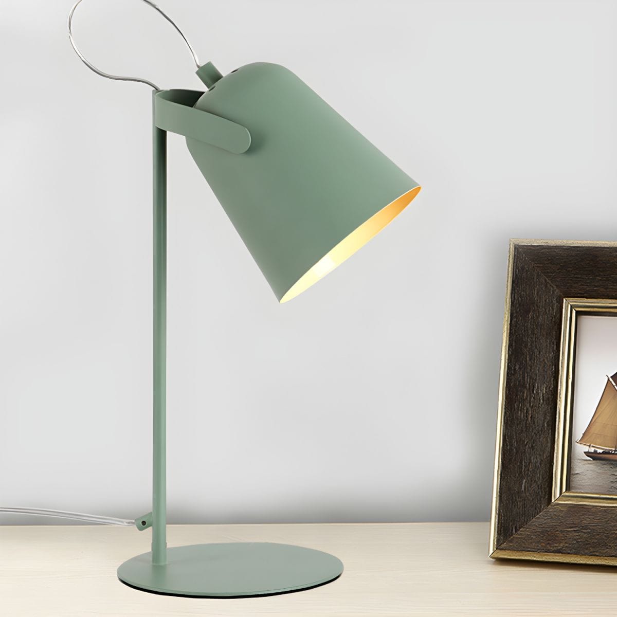 Modern Desk Lamp with Cylindrical Shade Norenza