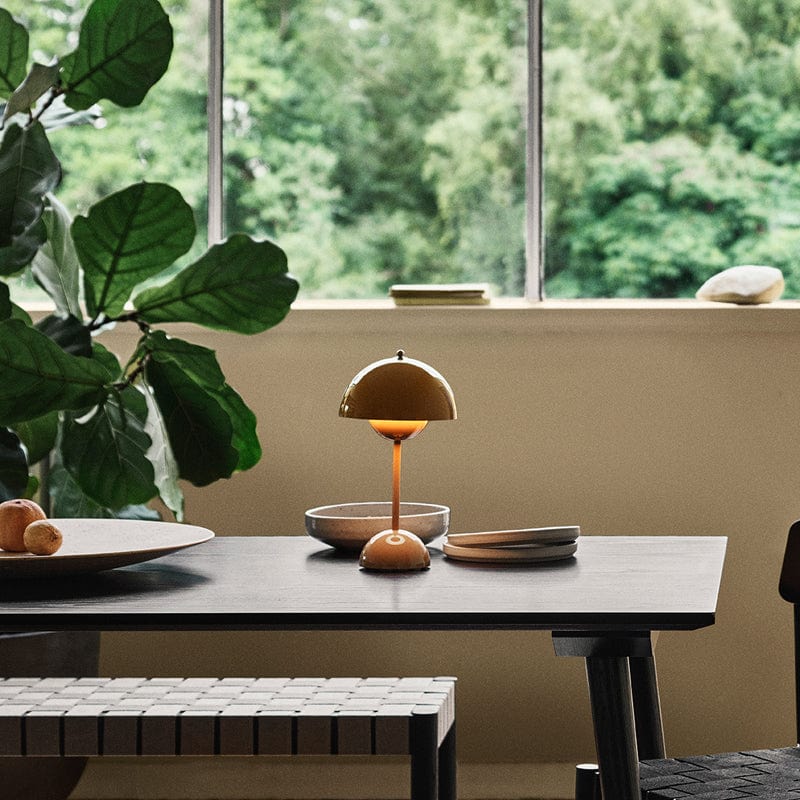 Modern LED Desk Lamp in Colorful Metal with Round Shade Norenza