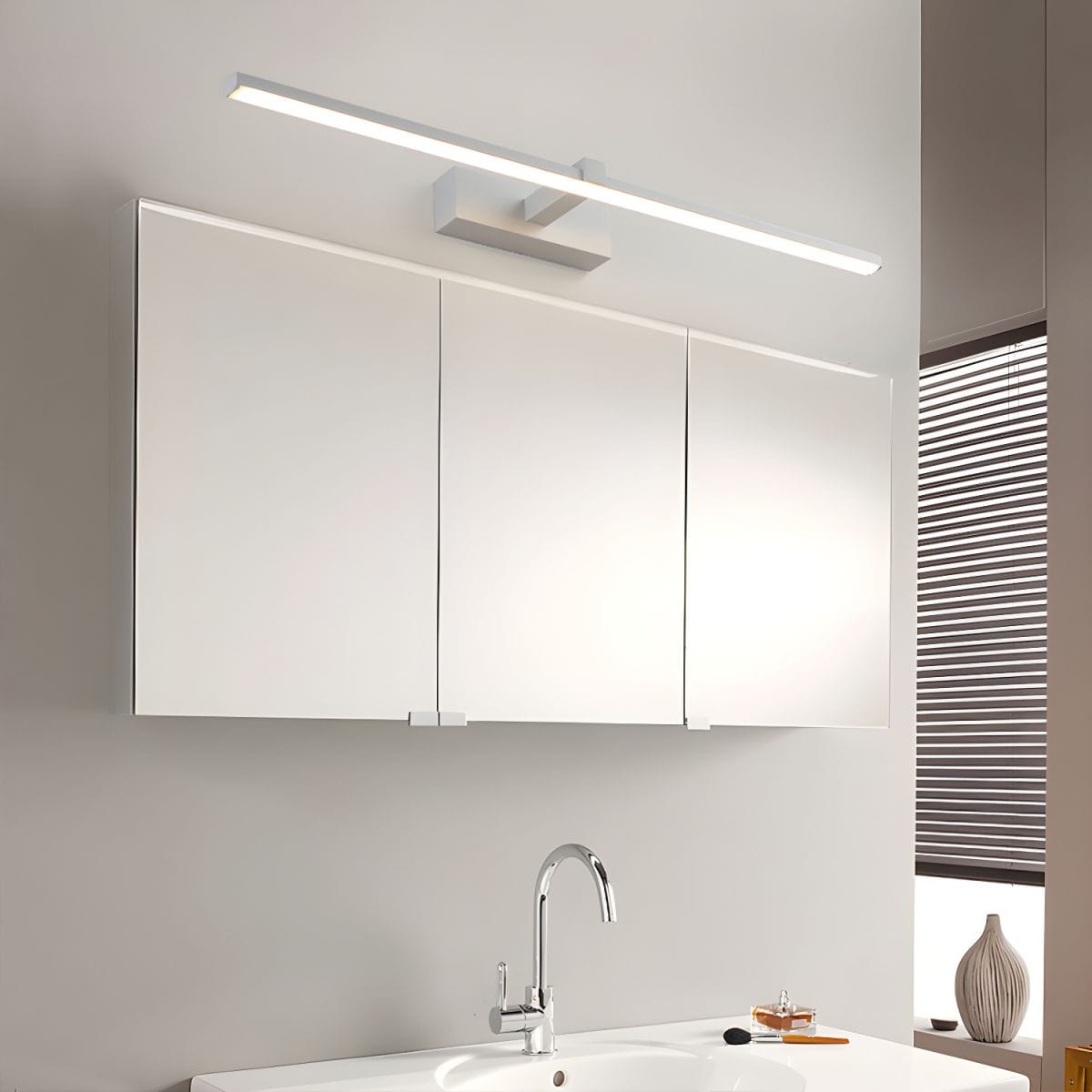Modern LED Wall Sconce for Bathroom and Mirror Norenza