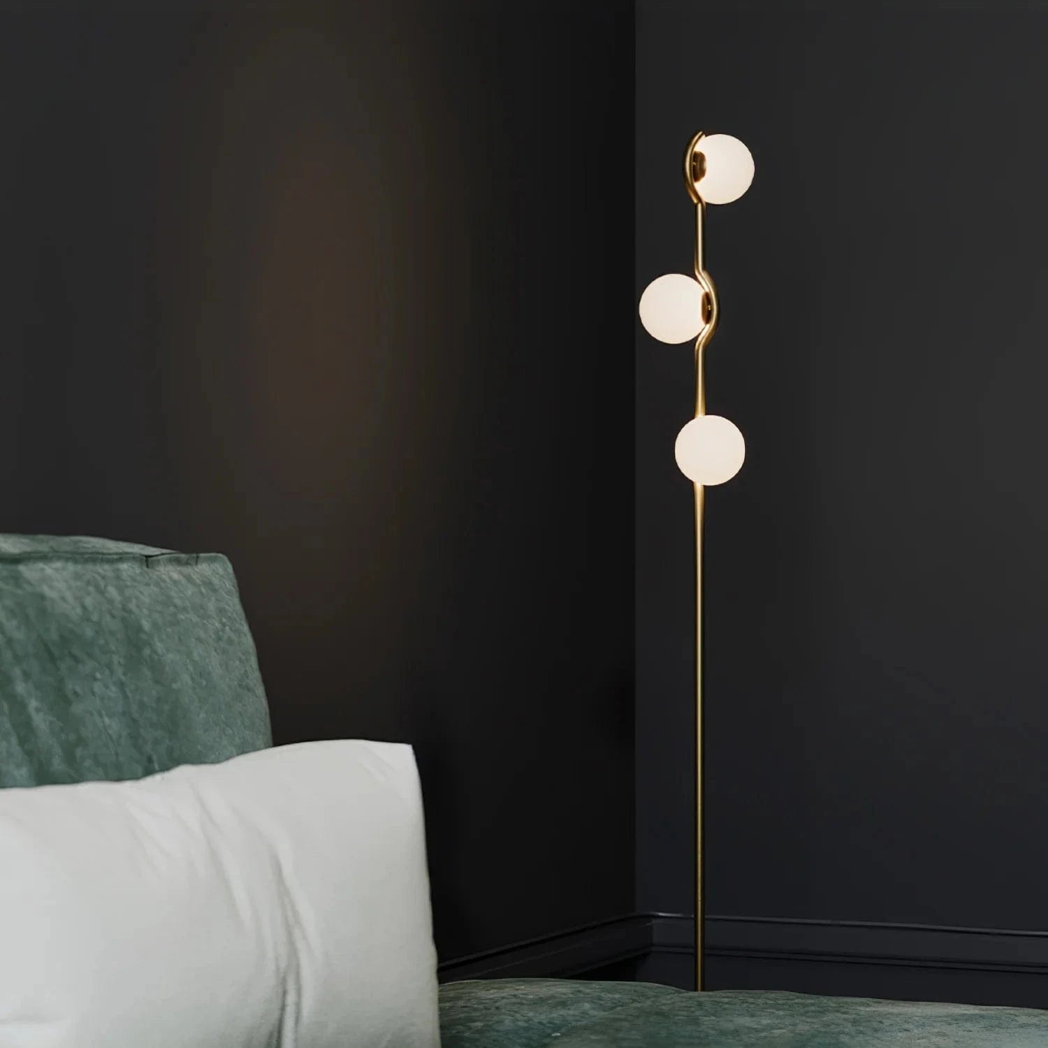 Modern Nordic Design Three-Head White Glass Floor Lamp Norenza