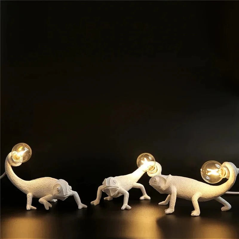 Modern Playful Chameleon Lizard Desk Lamp in Resin Norenza
