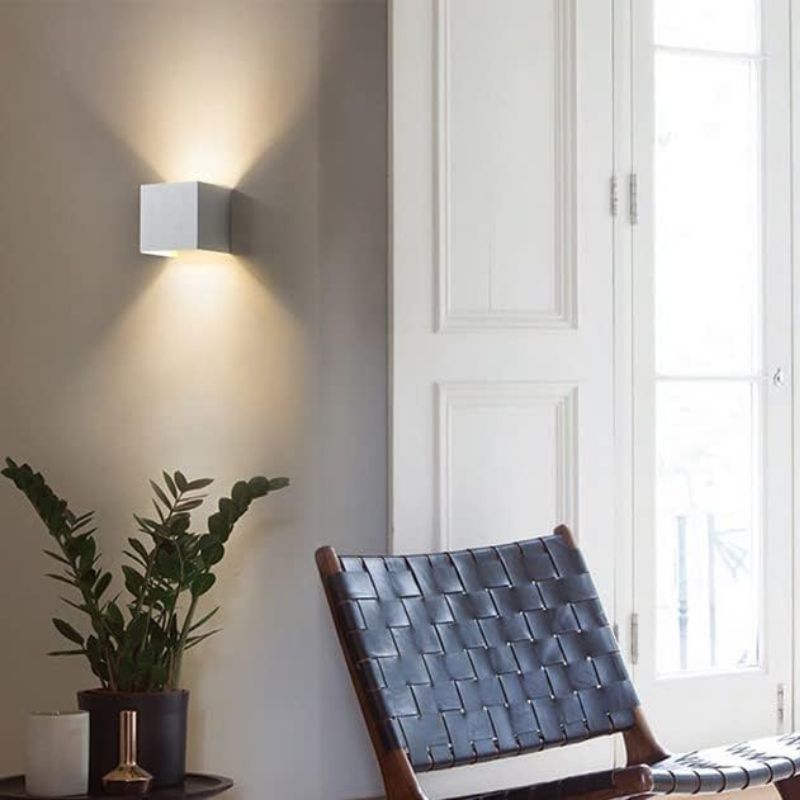 Sleek Minimalist LED Wall Sconce