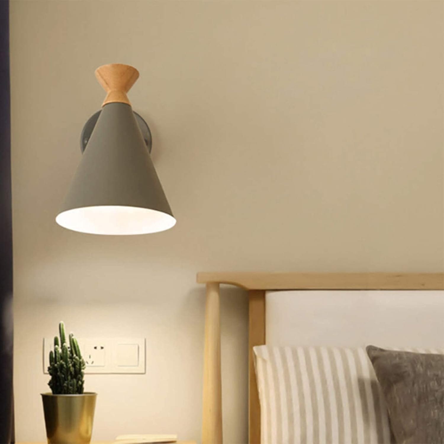 Nordic Solid Wood Wall Sconce Norenza