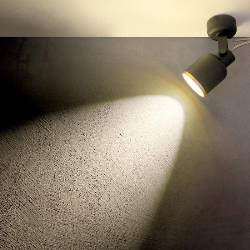 Adjustable LED Spot Light Ceiling Fixture for Indoor Use