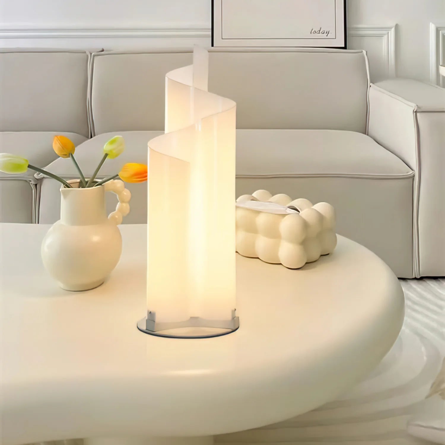 Minimalist Acrylic and Aluminum Decorative Table Lamp