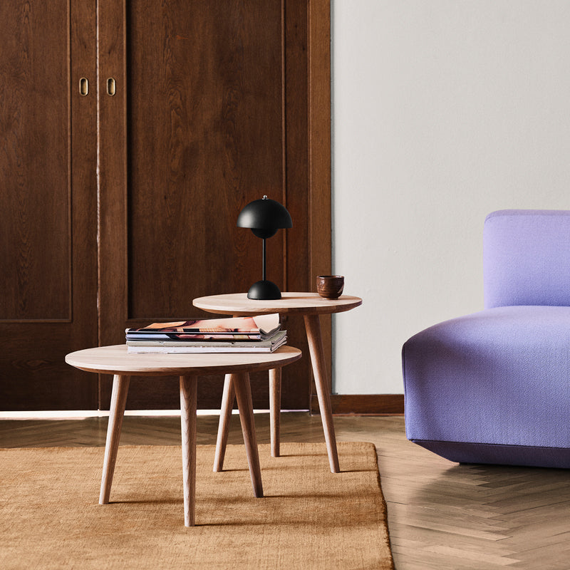 Lampe de bureau moderne LED en métal coloré avec abat-jour arrondi